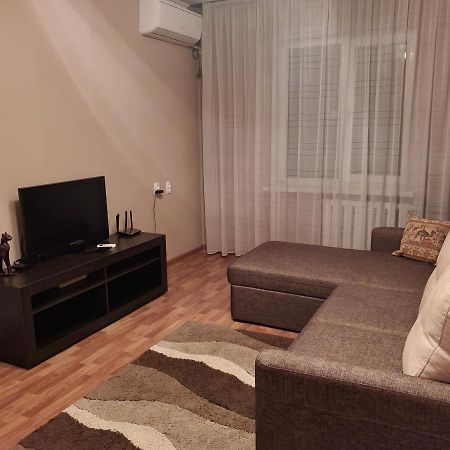 2-Х Комнатная Квартира Посуточно Sjymkent Exteriör bild