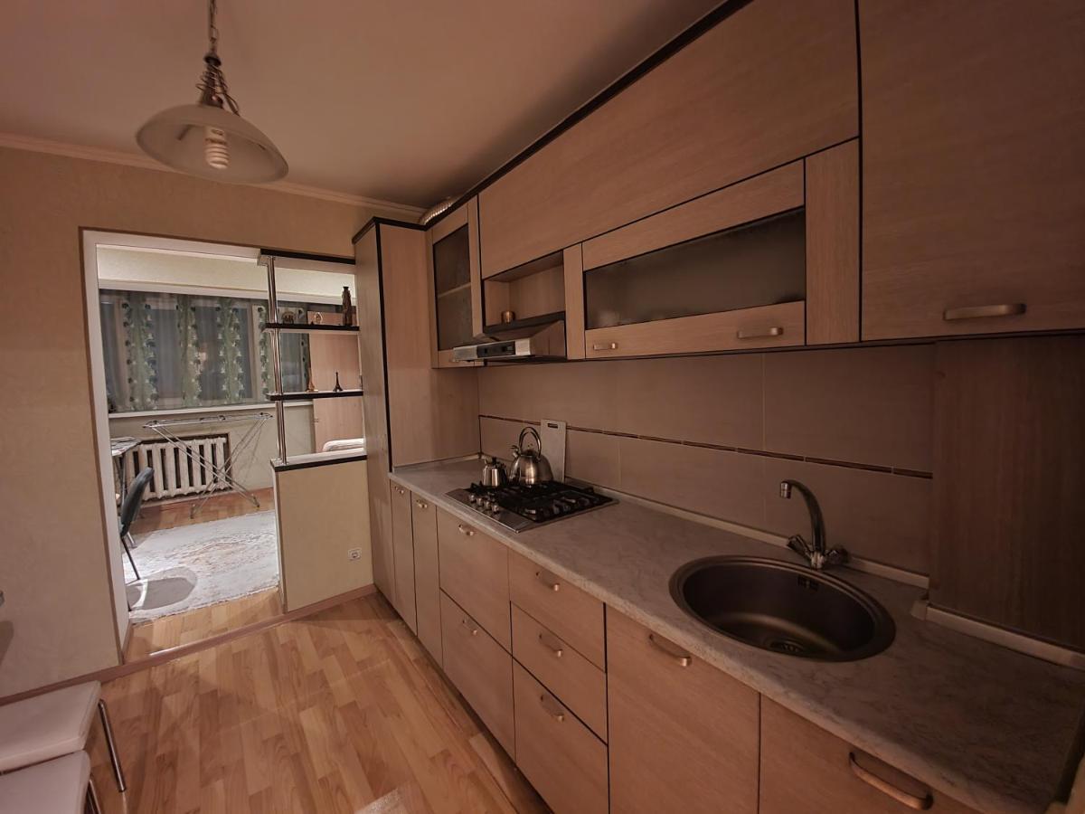2-Х Комнатная Квартира Посуточно Sjymkent Exteriör bild