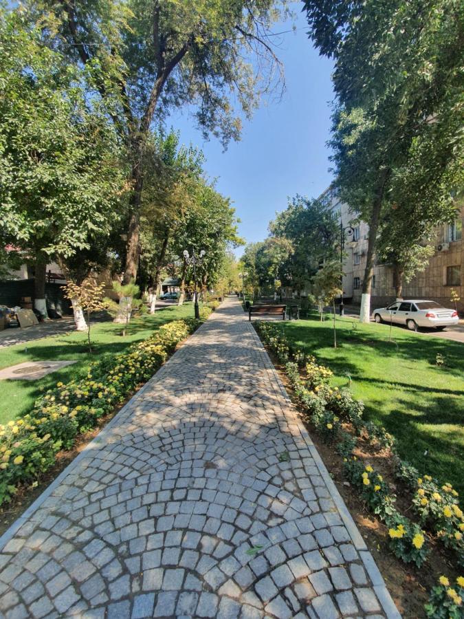 2-Х Комнатная Квартира Посуточно Sjymkent Exteriör bild